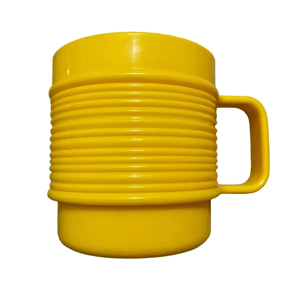 Vintage Rubbermaid Yellow Ribbed Plastic Tumblers & Cups Retro - Set of 4